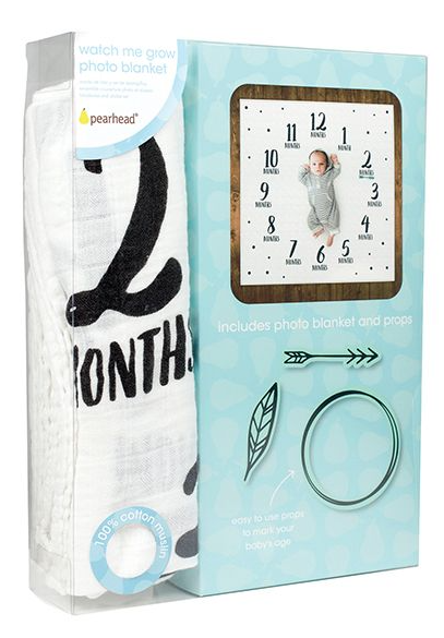his Watch Me Grow Photo Blanket makes a great way to celebrate a little one's growth in style! Set includes a cotton muslin blanket and 3 photo-sharing props to track baby's growth during their first year. 