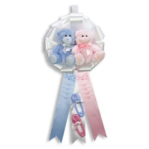 Let everyone know the twins are here with this wonderful announcement ribbon with one pink and one blue bear.